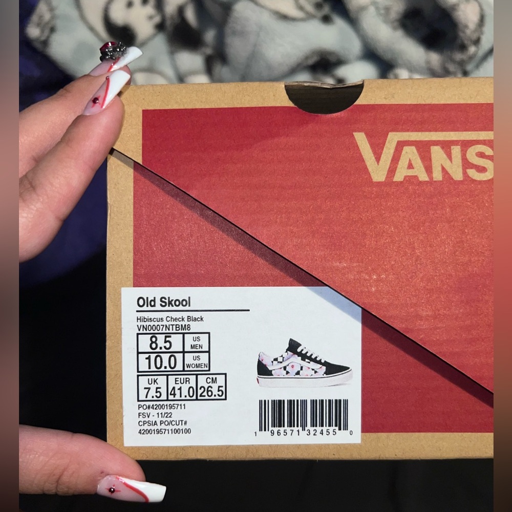 Vans - Picture 2 of 2